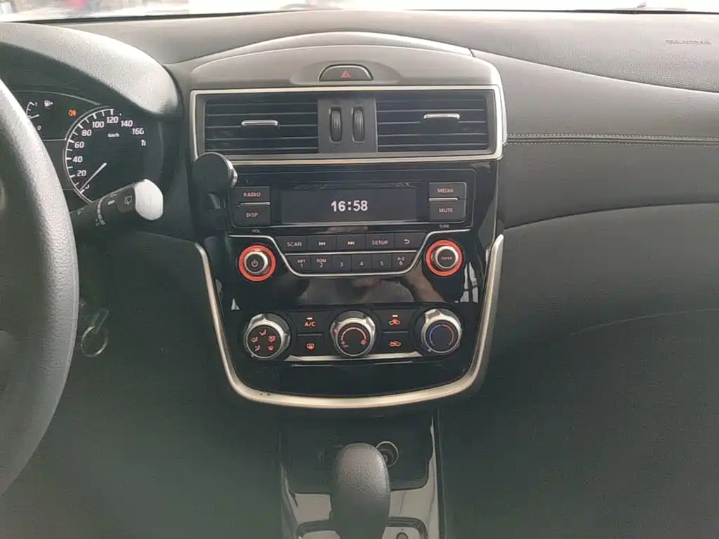 Nissan Tiida 2024 2024 1.6L CVT Cool Sport Edition