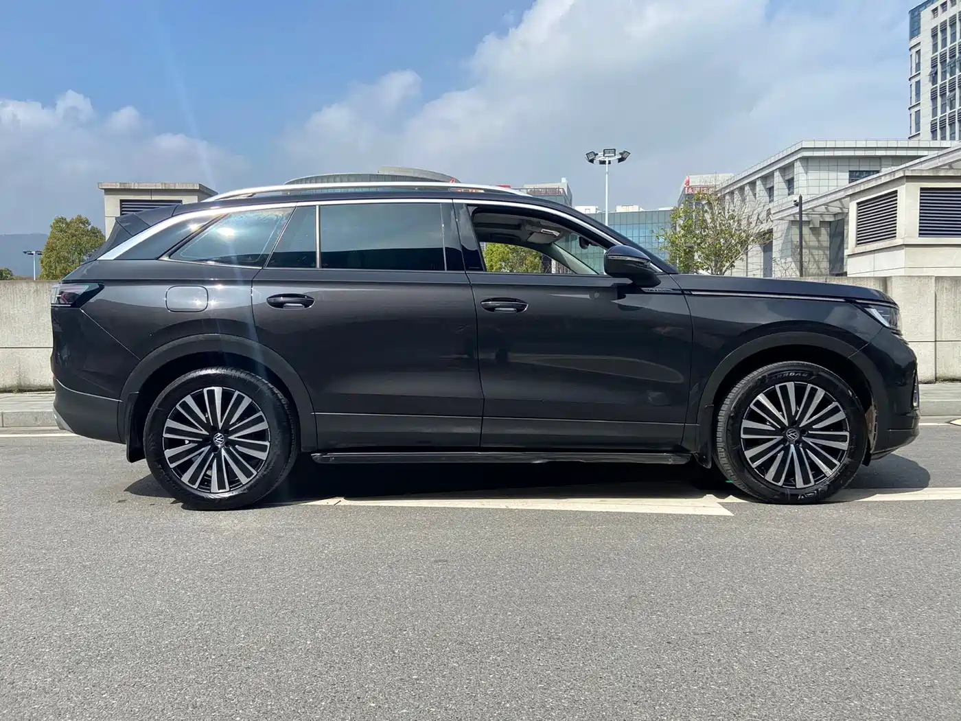 Volkswagen Talagon 2023 330TSI Luxury Touring Edition фото 4