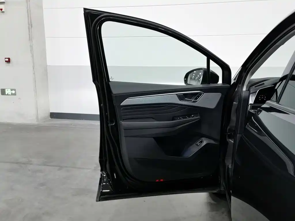 صورة 8 - Volkswagen Talagon