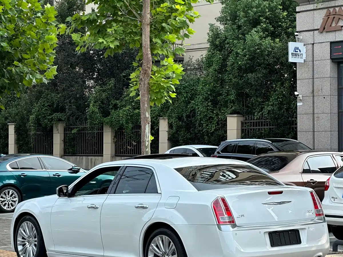 Chrysler 300C (Import) 2014 2014 3.0L Excellence Edition