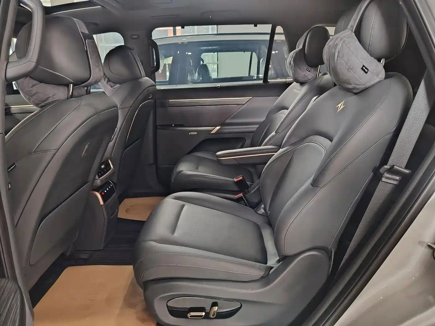 Dongfeng Yipai eπ008 2025 2024 210Max Range Extender 6-Seater