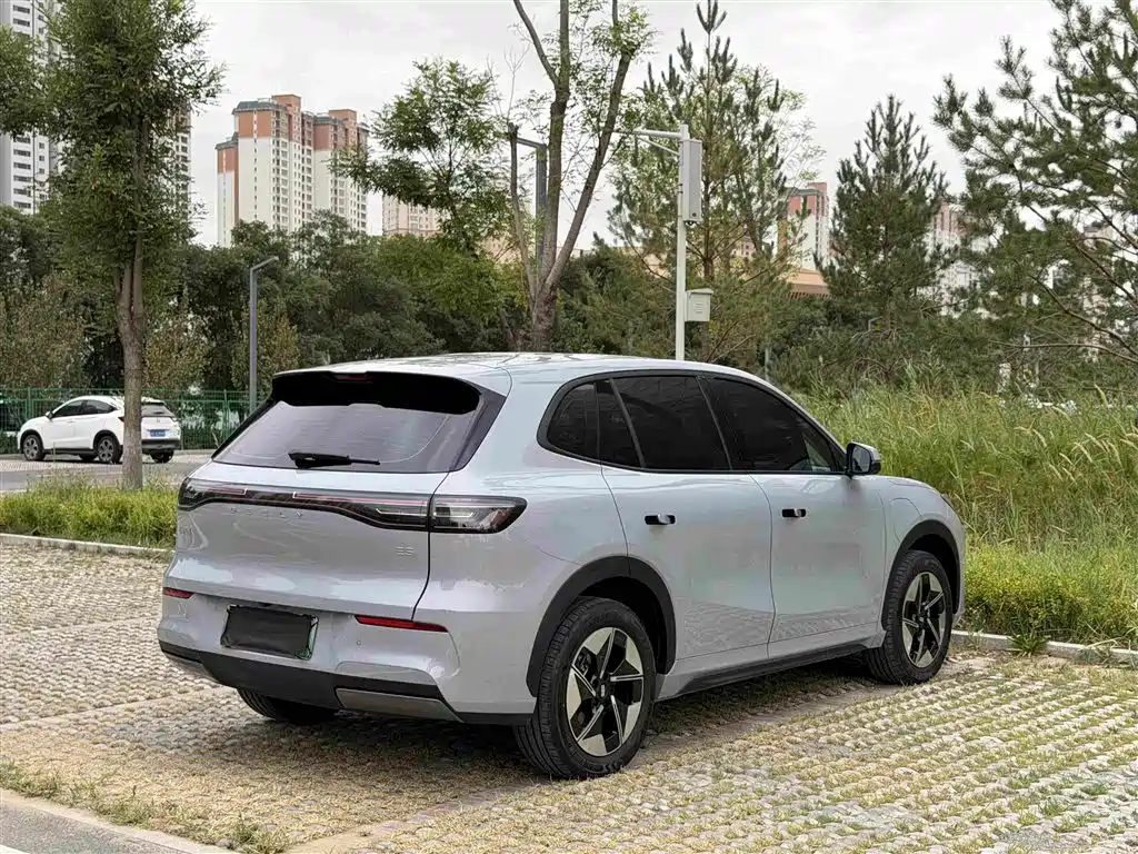Geely Galaxy Galaxy E5 2026 2026 530km Voyager Edition