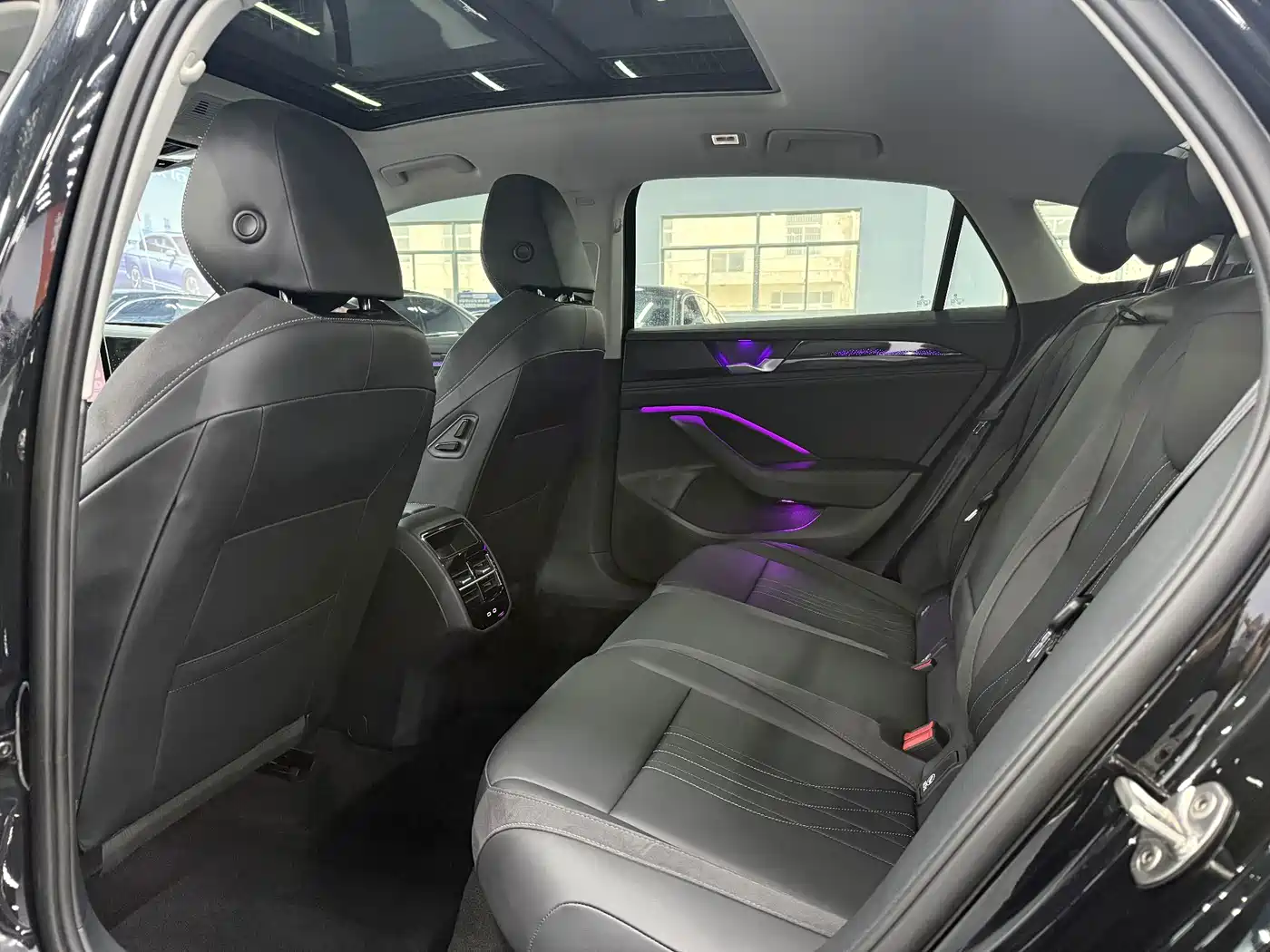 Volkswagen Magotan 2025 2024 300TSI DSG Premium Edition (Eye-catching Package)