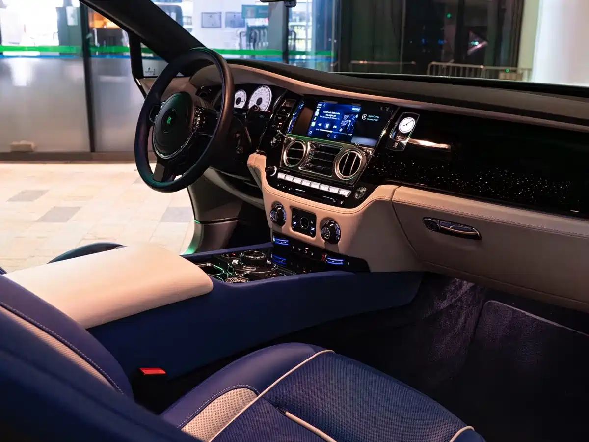 Фото 21 - Rolls-Royce Wraith