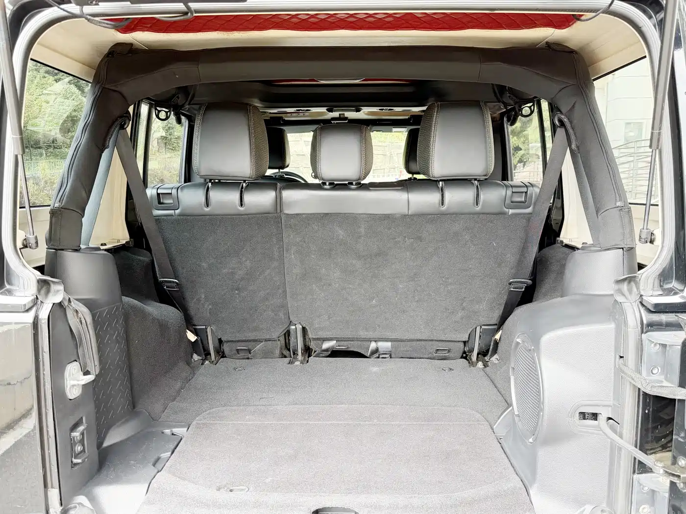 Photo 13 - Jeep Wrangler
