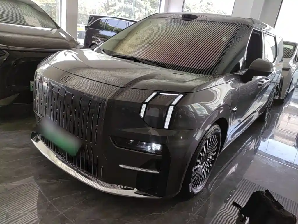 ZEEKR 009 2025 2024 6-seat Executive AWD 108kWh