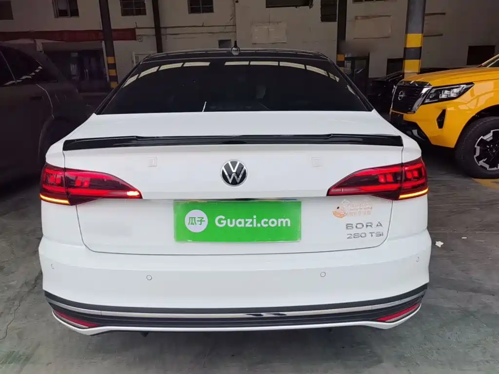 Volkswagen Bora 2025 2025 Facelift 200TSI DSG Navigation Edition