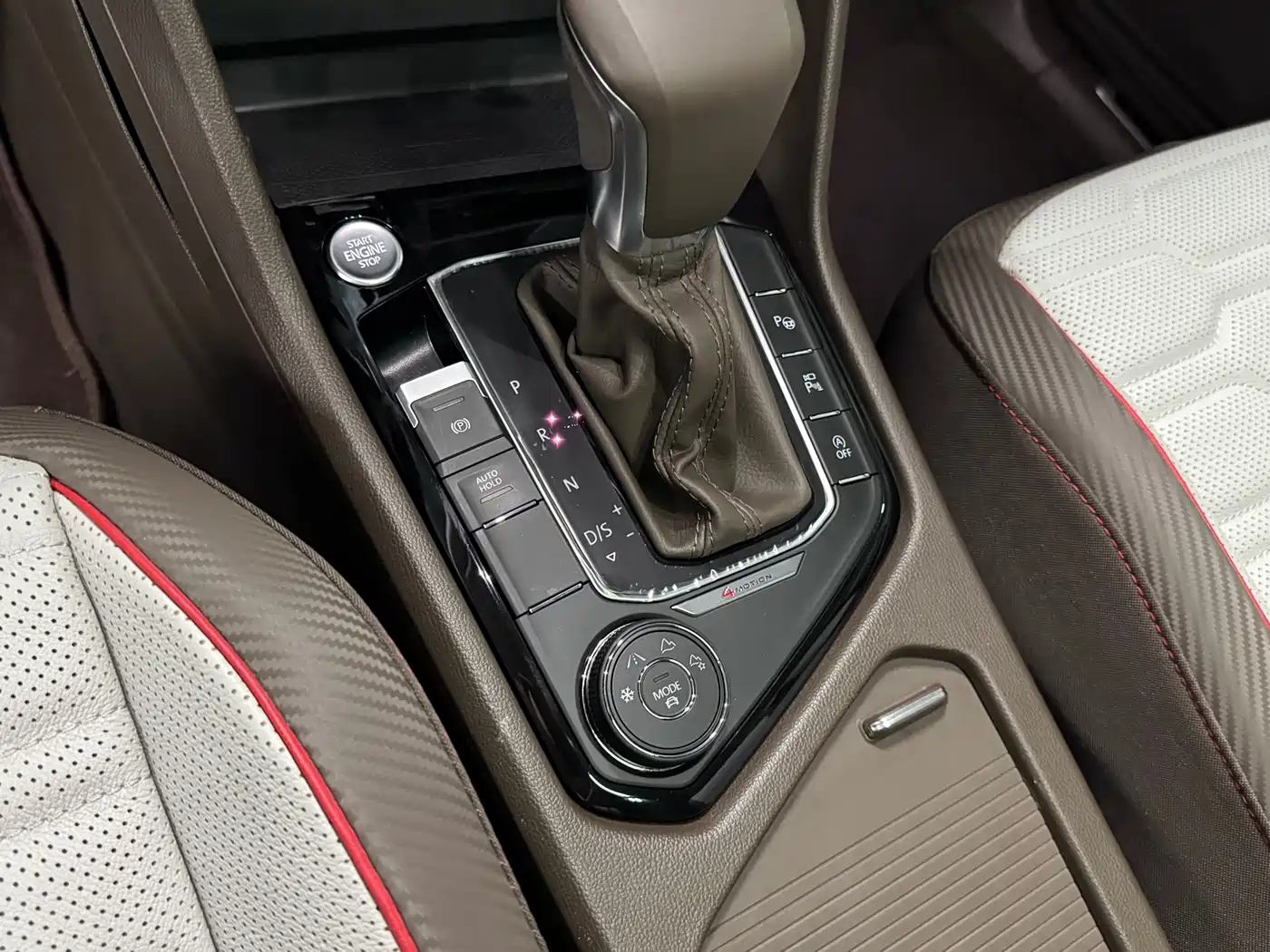 Volkswagen Tiguan L 2022 380TSI Automatic 4WD R-Line Flagship 7-Seater фото 11