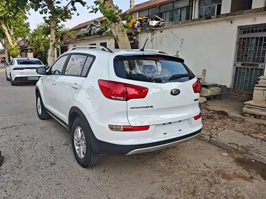 Kia Sportage 2015 2.0L Automatic 2WD GL фото 5