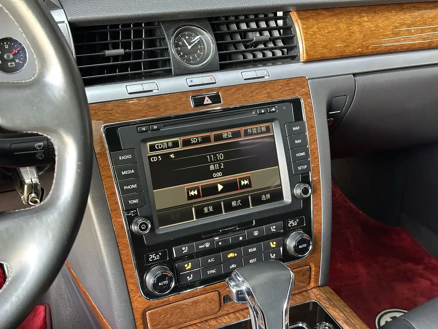 Volkswagen Phaeton 2014 3.0L Business Edition фото 14