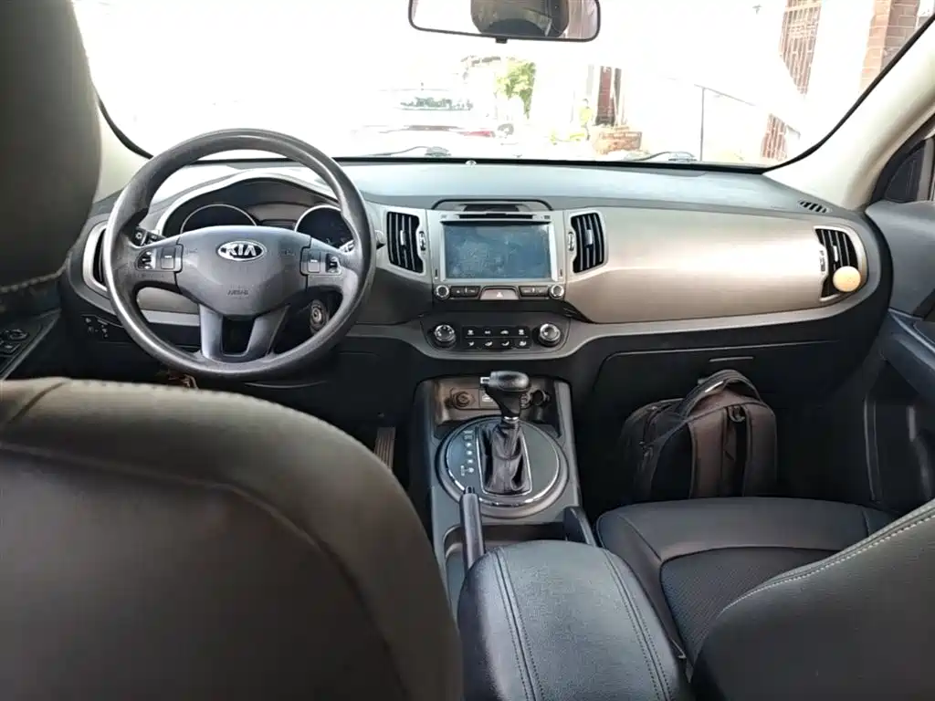 Kia Sportage 2015 2.0L Automatic 2WD GL фото 10