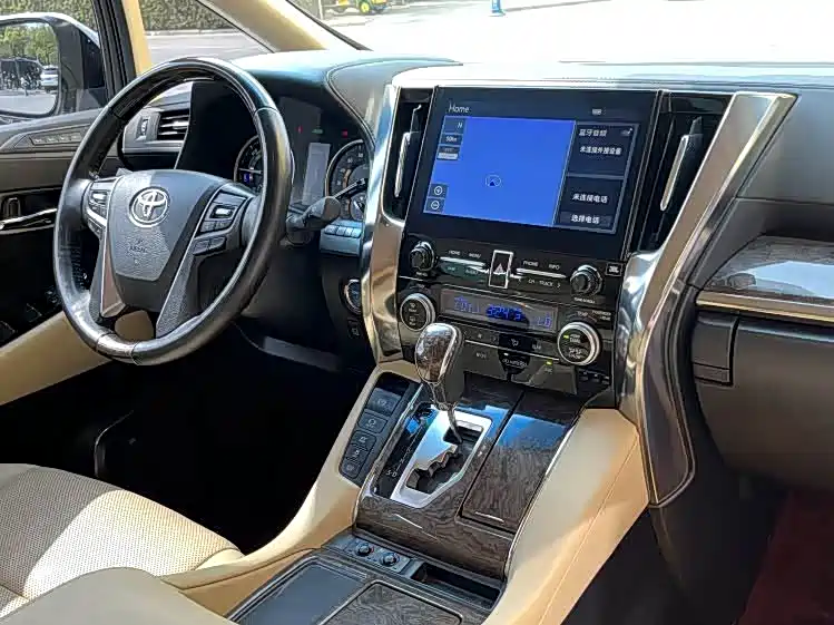 Toyota Alphard 2021 Hybrid 2.5L Premium фото 4