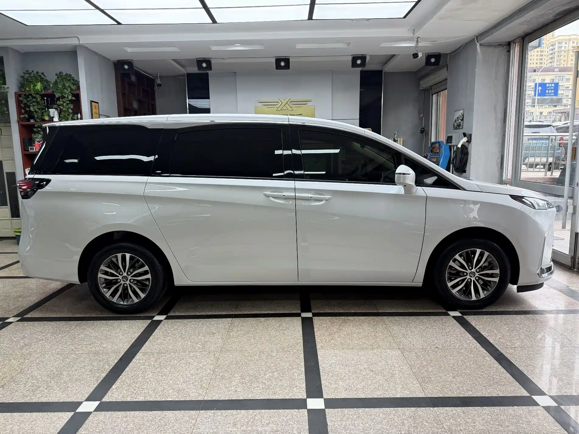 Фото 7 - Buick GL8