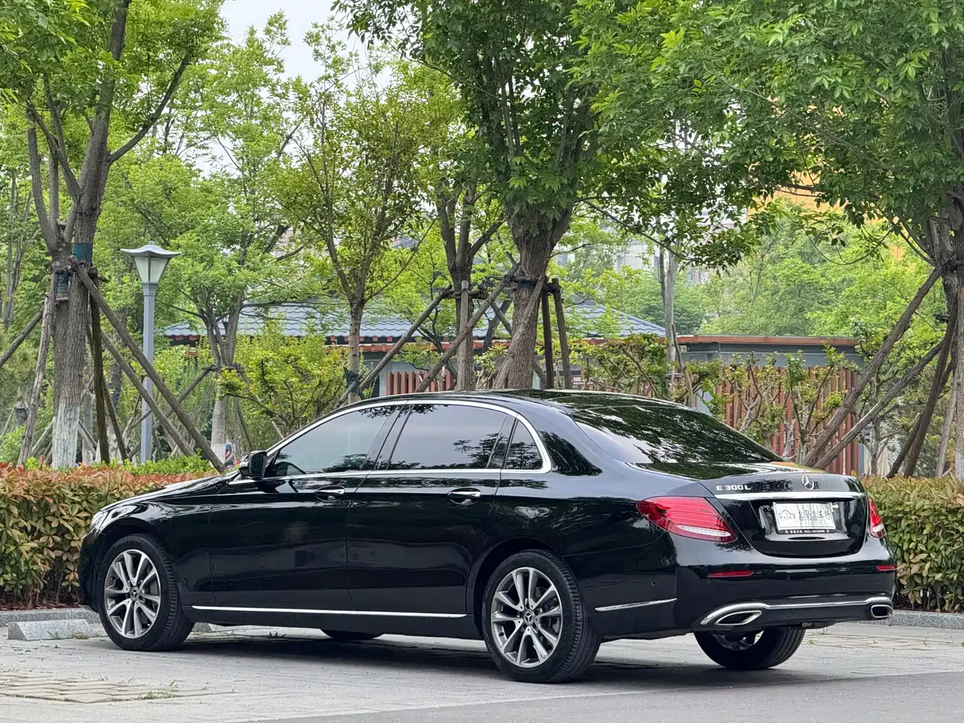 Mercedes-Benz E-Class 2016 E 300 L Fashion Type фото 12