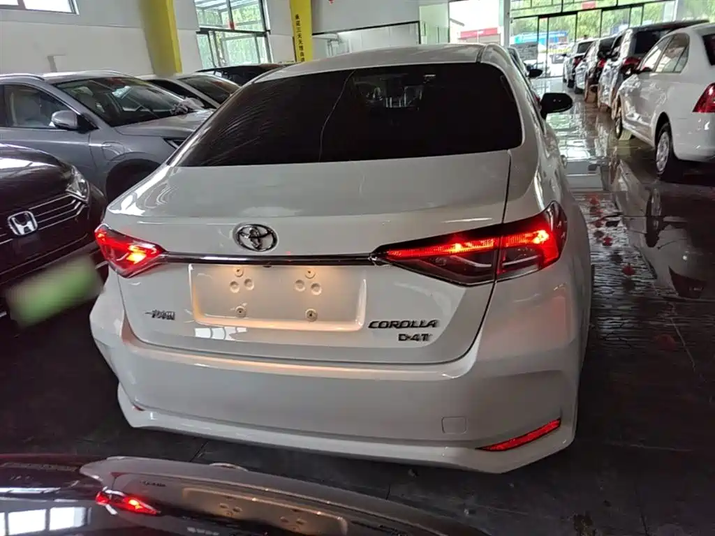 Toyota Corolla 2021 1.2T S-CVT Elite PLUS Edition фото 6