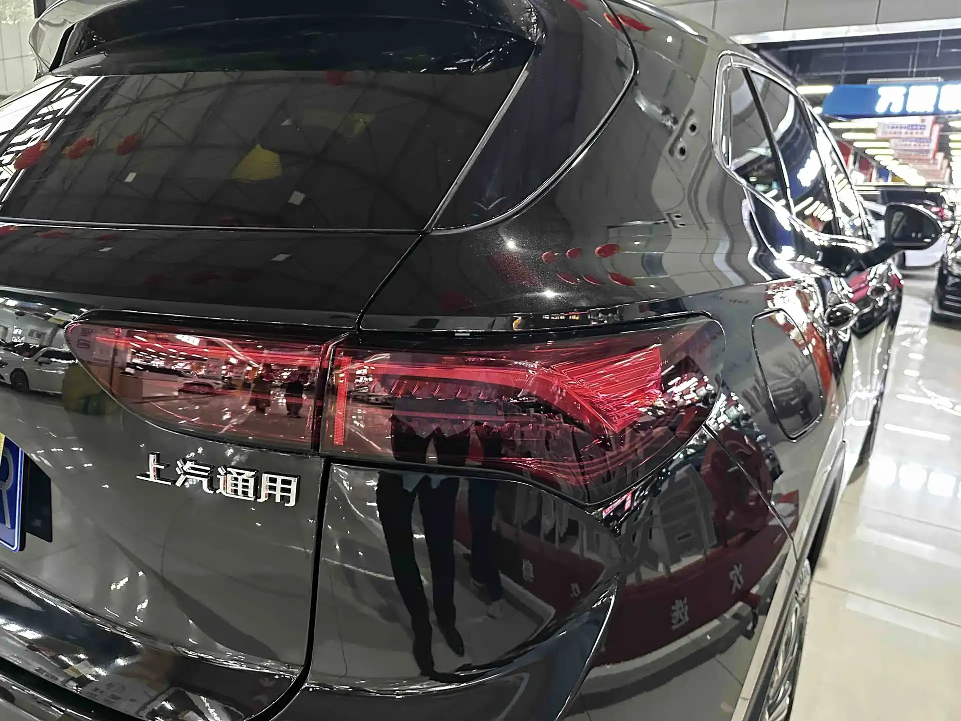Photo 16 - Buick Envision S
