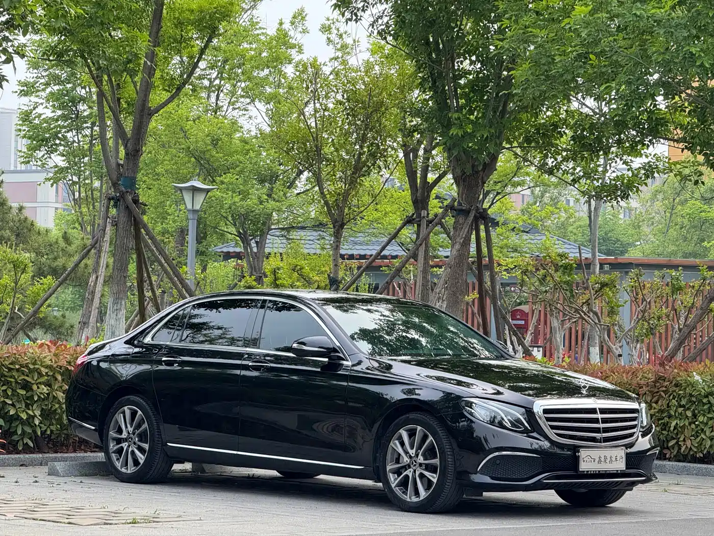 Mercedes-Benz E-Class 2016 E 300 L Fashion Type фото 3