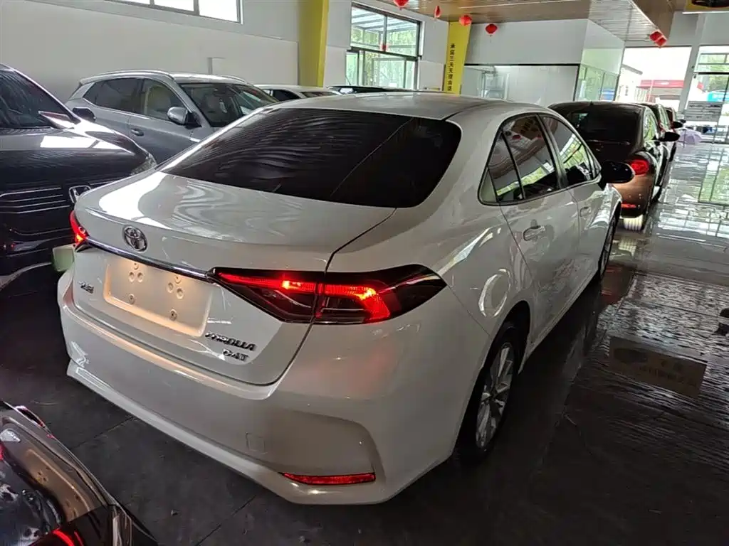 Toyota Corolla 2021 1.2T S-CVT Elite PLUS Edition фото 7