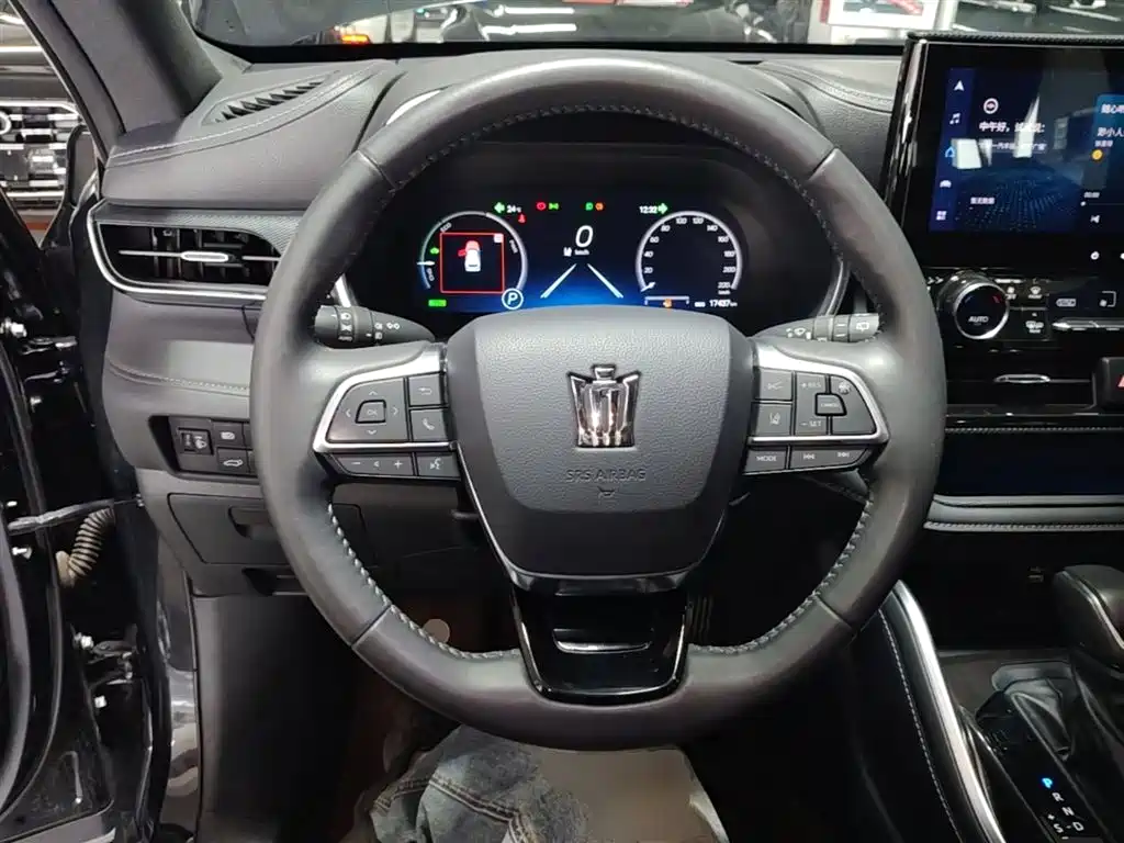Toyota Crown Kluger 2023 2.5L HEV AWD Premium Edition фото 11