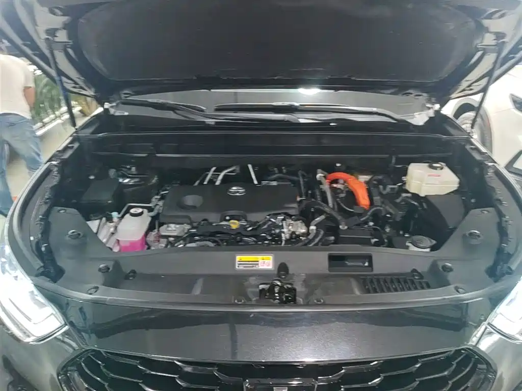 Toyota Crown Kluger 2023 2.5L HEV AWD Premium Edition фото 20