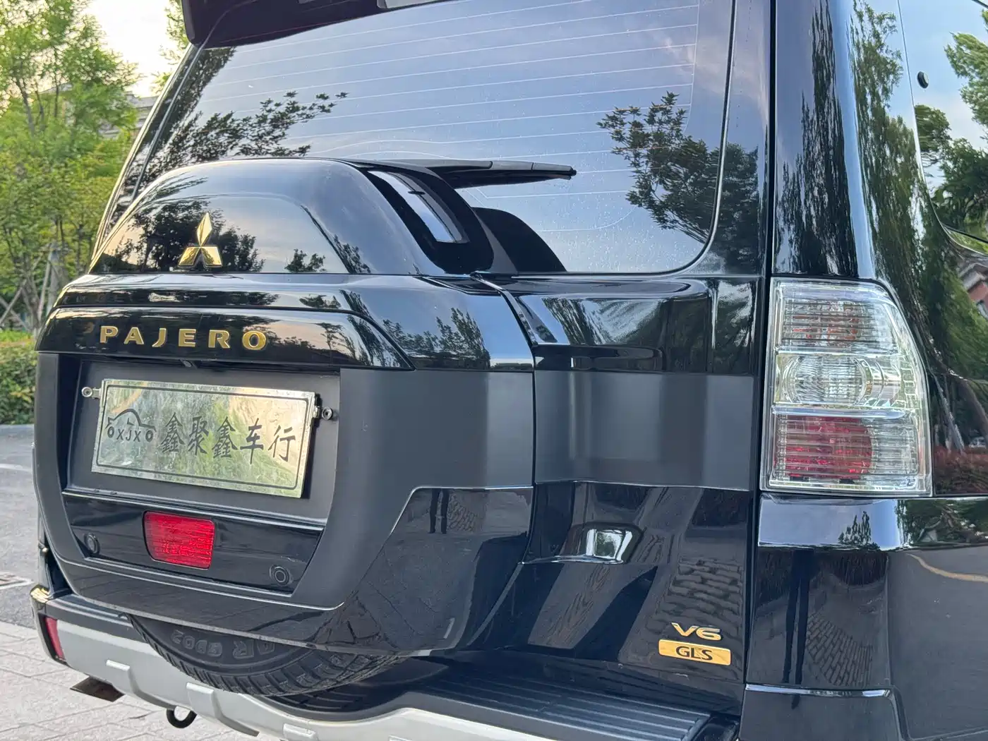 Mitsubishi Pajero (Import) 2018 3.0L Automatic Luxury Edition фото 10
