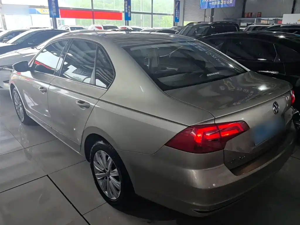 Volkswagen Bora 2017 1.6L Automatic Comfort фото 5
