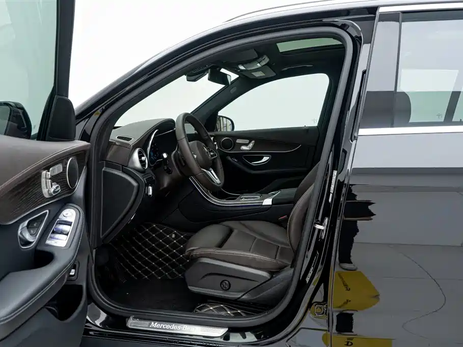 Mercedes-Benz GLC 2022 Facelift GLC 260 L 4MATIC Luxury Model фото 17
