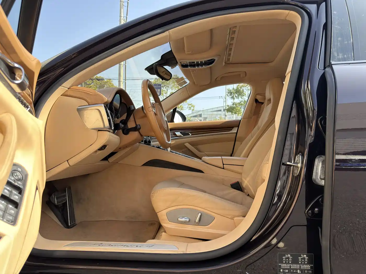 Porsche Panamera 2010 Panamera 4 3.6L фото 10