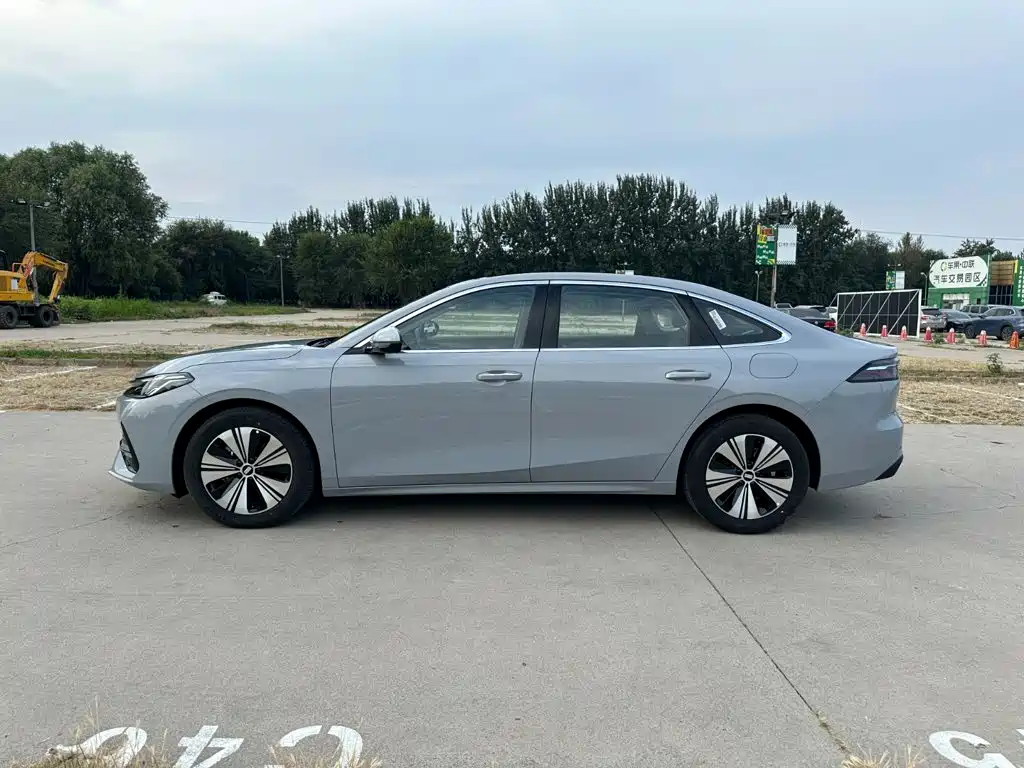 Geely Galaxy Galaxy A7 2026 2025 EM-i 150km Premium Edition
