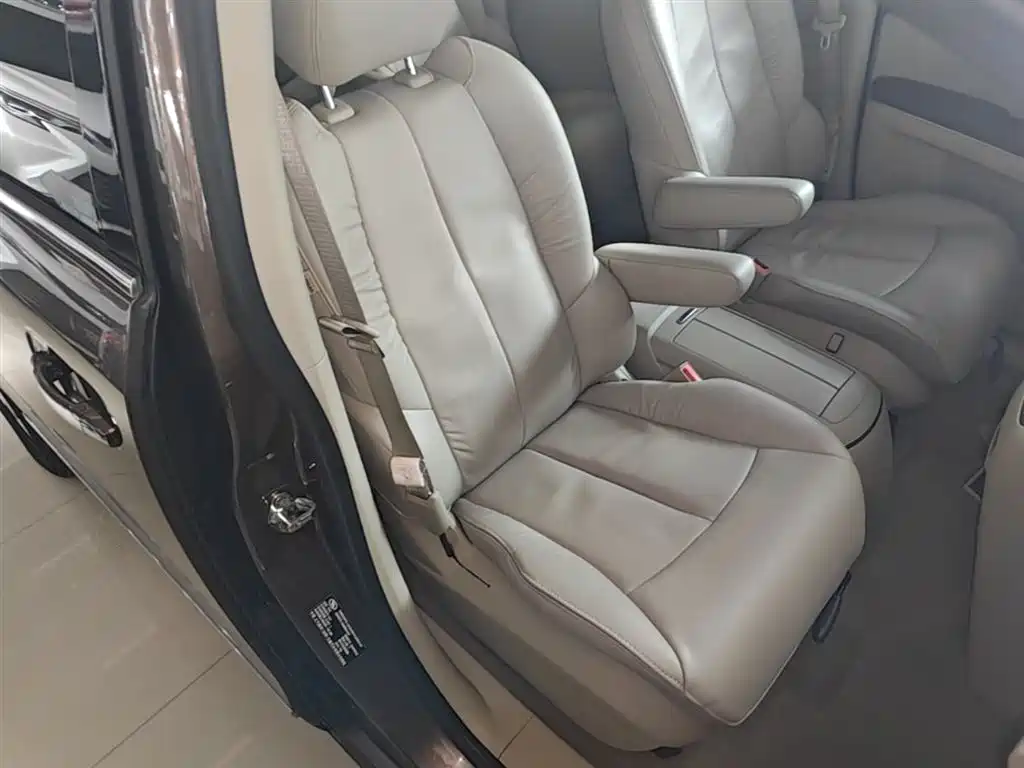 Buick GL8 2017 25S Luxury China V фото 25