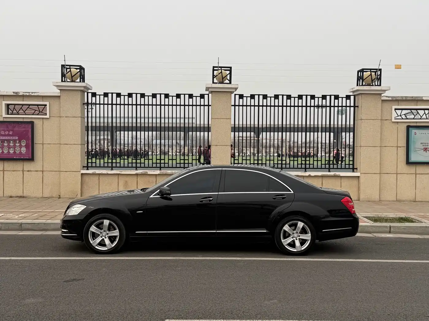 Mercedes-Benz S-Class 2012 S 300 L Luxury Grand Edition фото 3