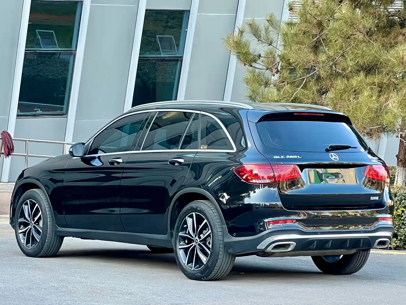 Mercedes-Benz GLC 2022 Model GLC 300 L 4MATIC Dynamic Edition фото 4