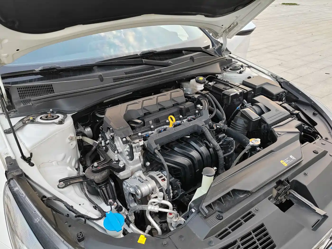 Hyundai Elantra 2022 1.5L CVT GLS Leading Edition фото 10