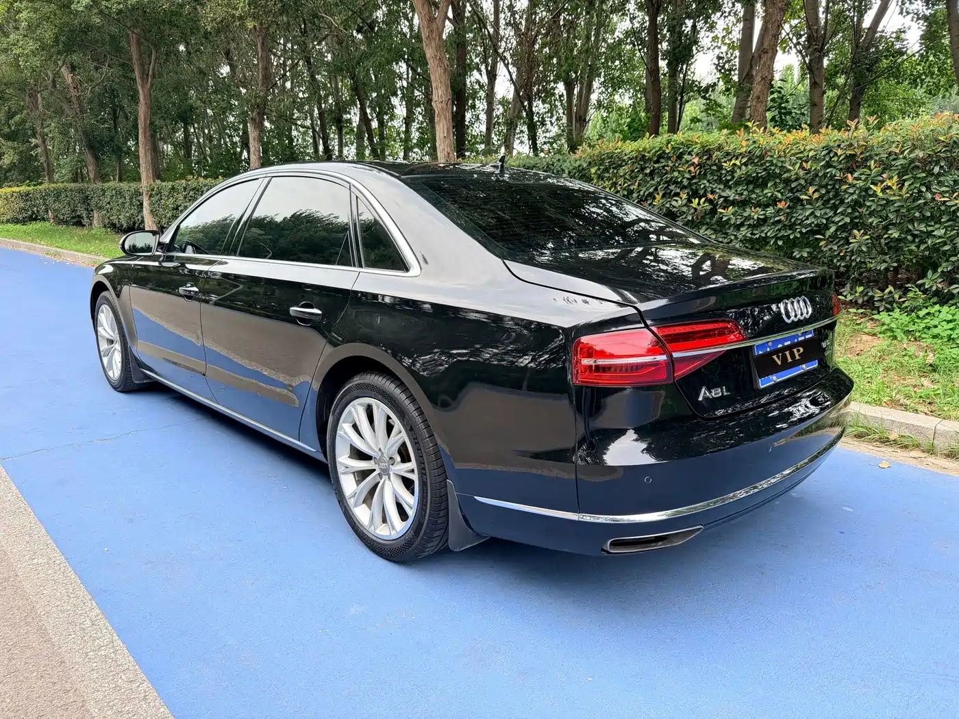 Фото 5 - Audi A8