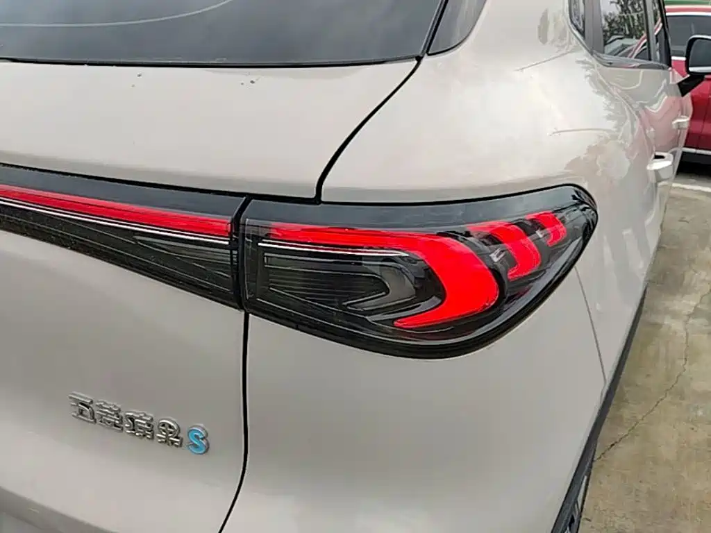 Wuling Motors Wuling Bingo S 2026 2025 Model 325km Premium Edition