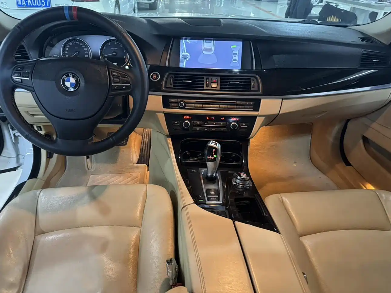 BMW 5 Series 2012 523Li Leadership фото 6