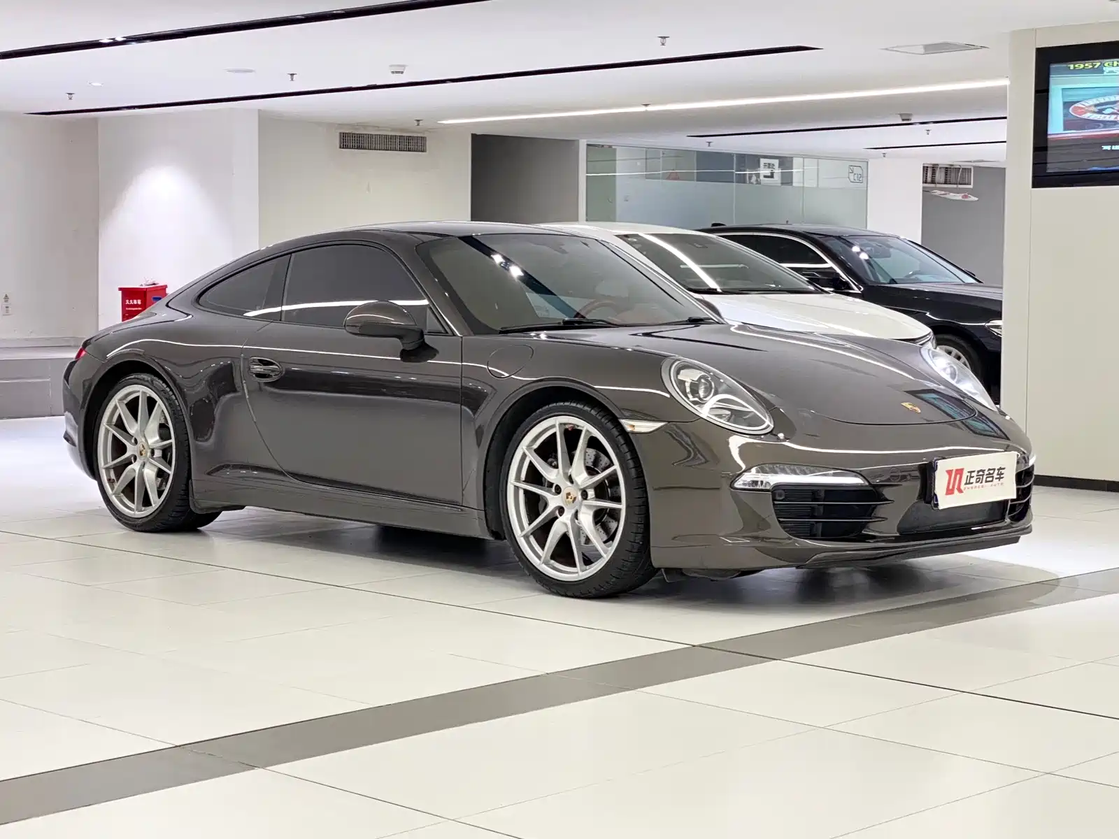 صورة 2 - Porsche 911