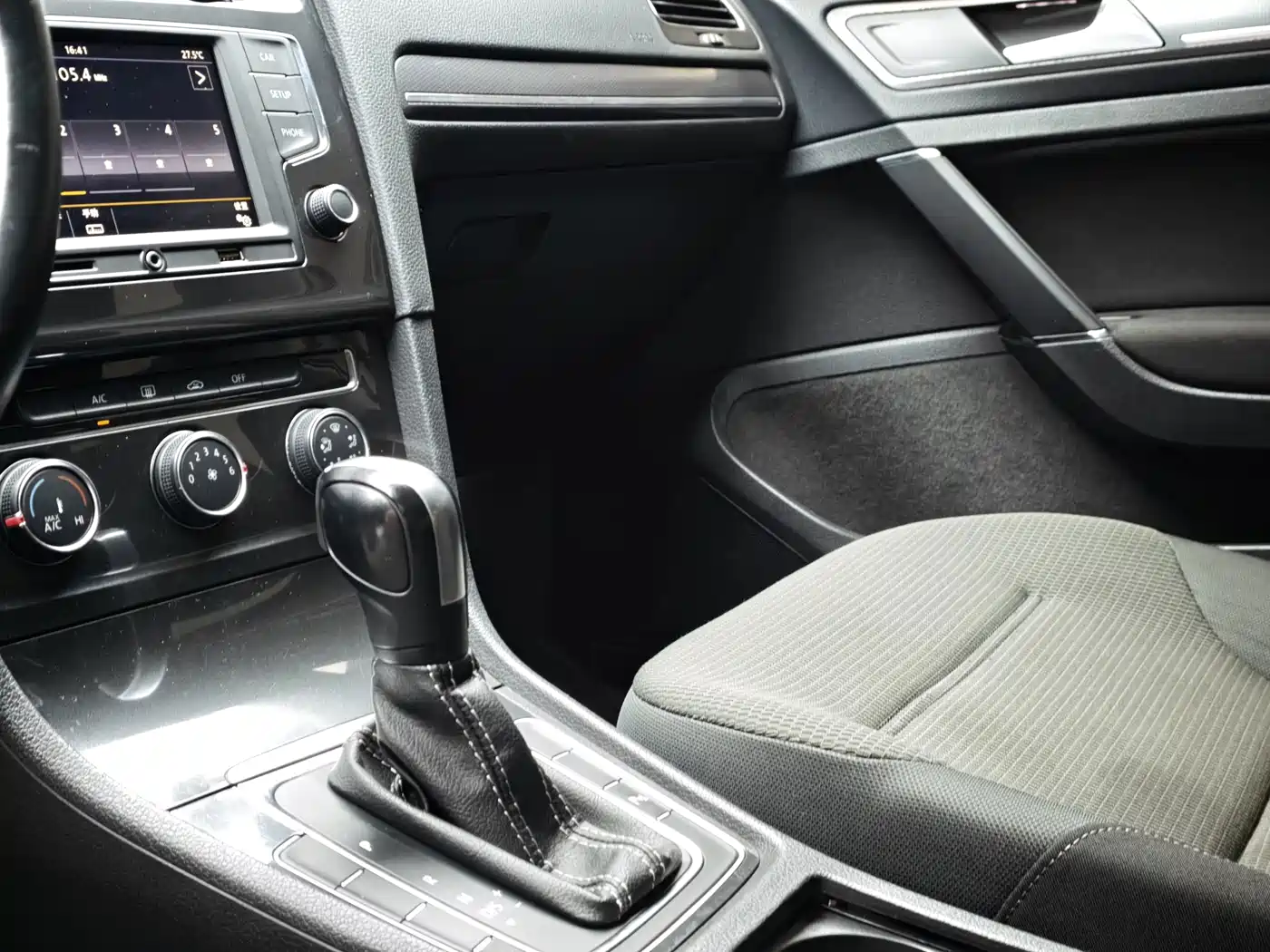 Фото 9 - Volkswagen Golf
