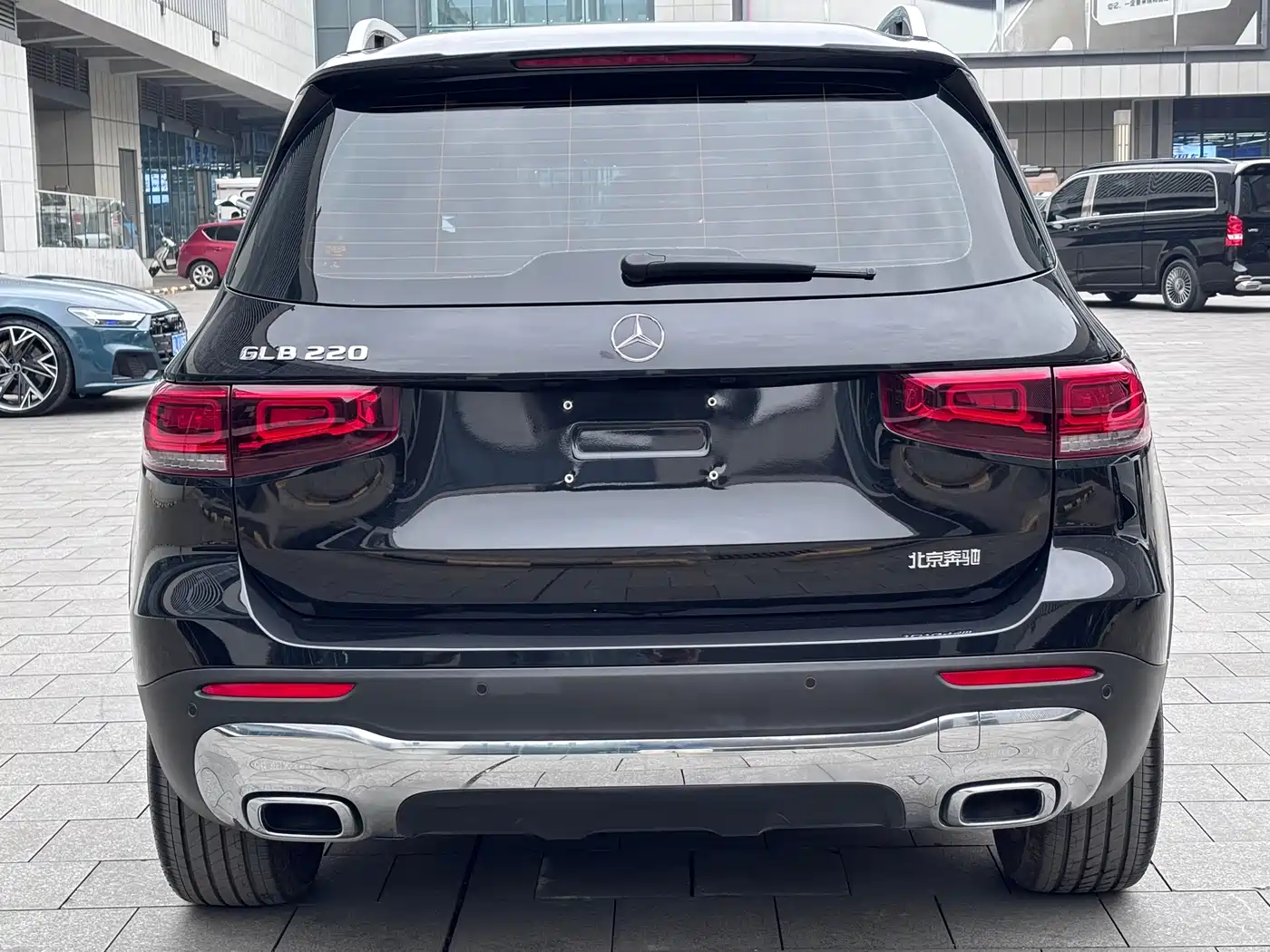 MERCEDES-BENZ GLB