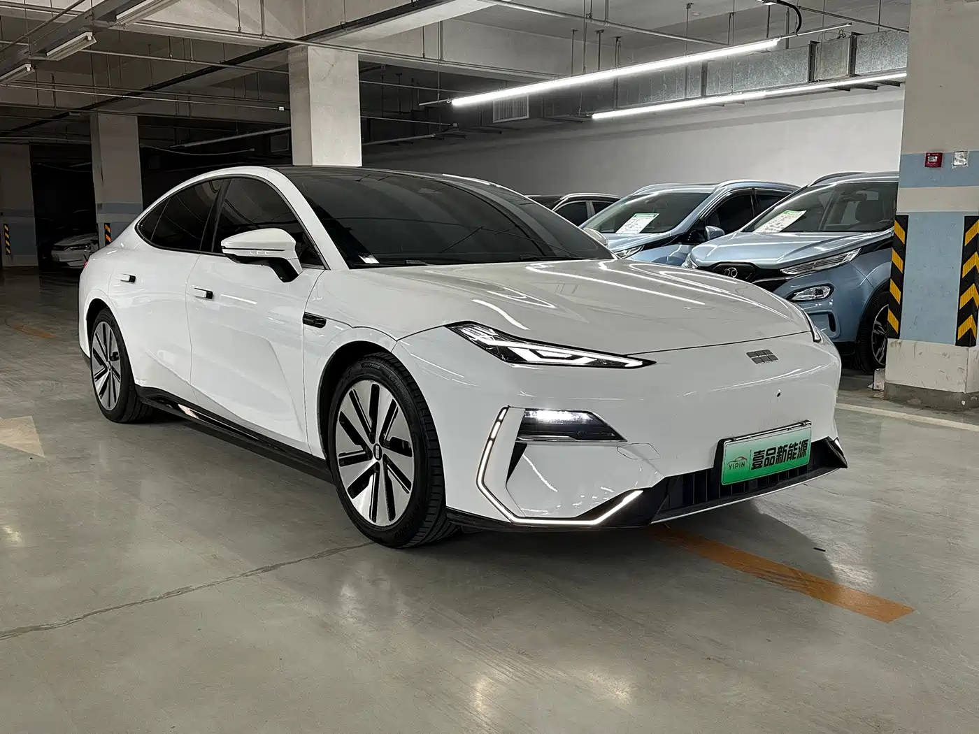 GEELY GALAXY GALAXY E8