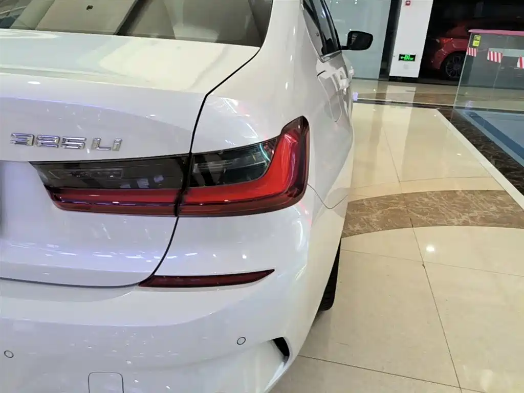 BMW 3 Series 2022 325Li M Sport Package фото 8