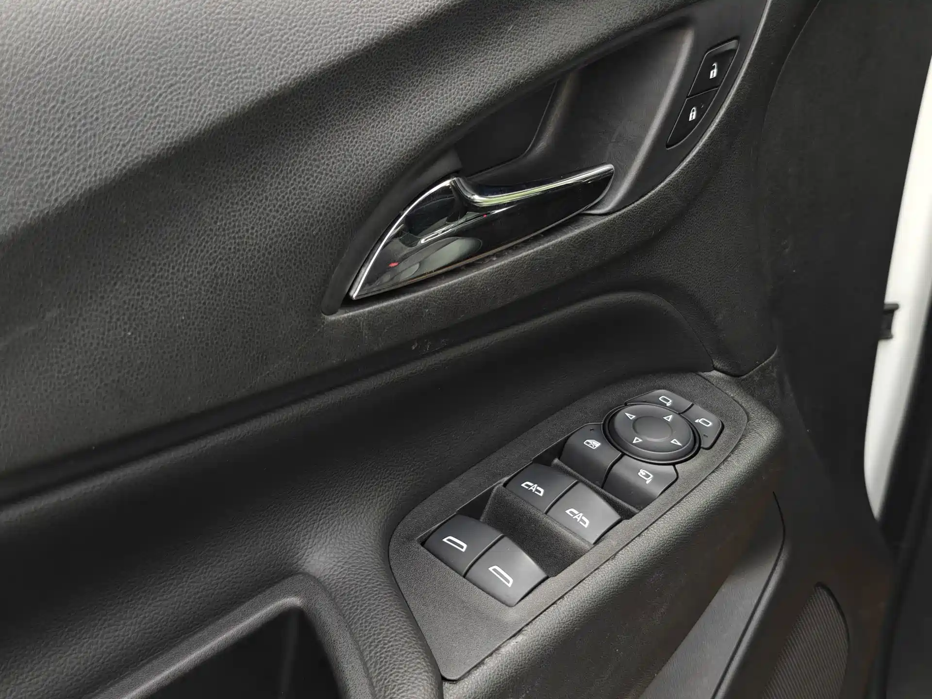 Фото 16 - Chevrolet Equinox