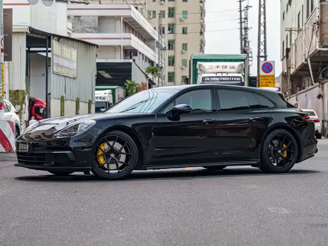  Porsche Panamera 2017 Panamera 4 Sport Turismo 3.0T