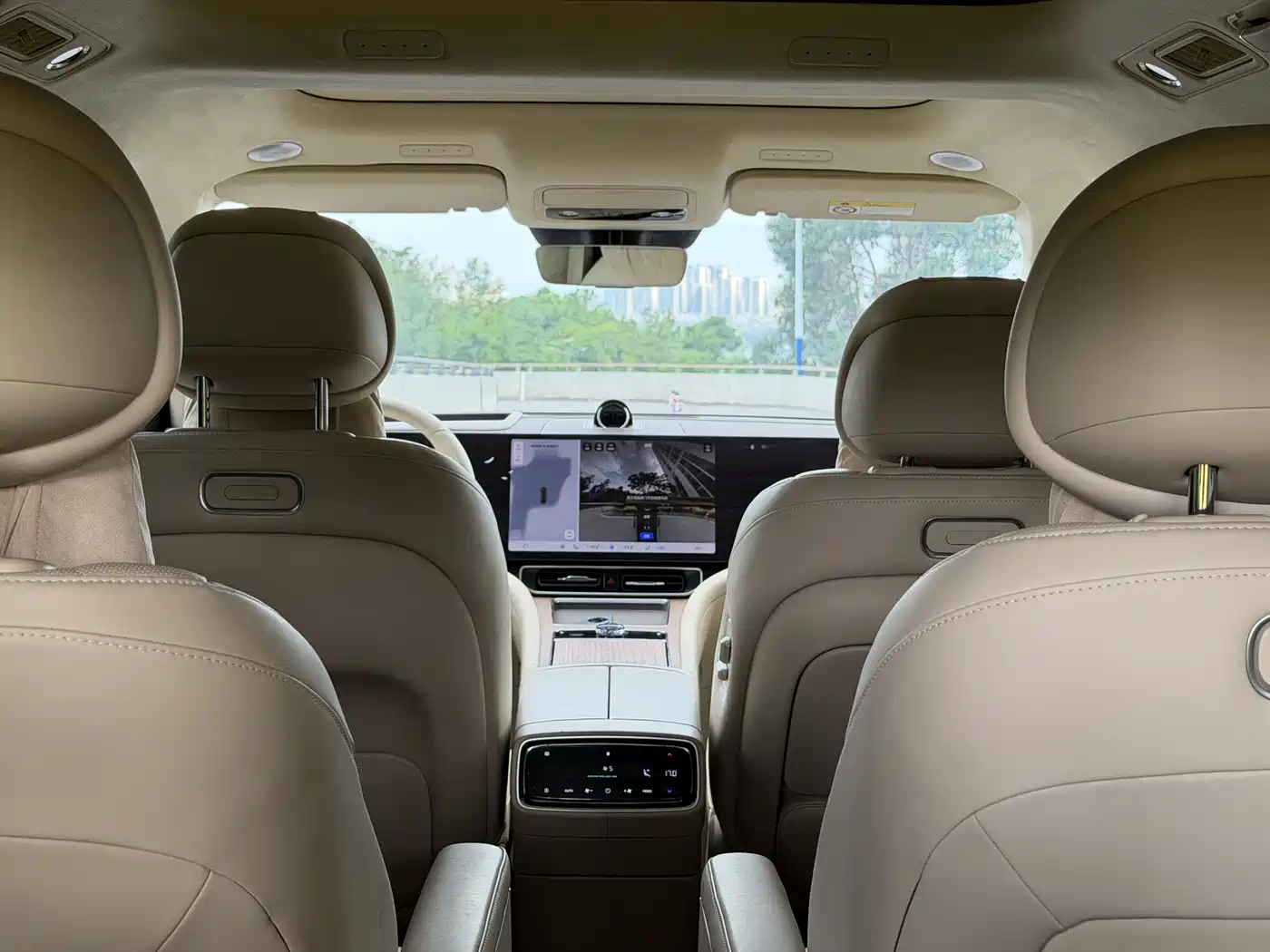AITO Wenjie AITO M9 2024 Range Extender Max Edition 42kWh 6-seater фото 12