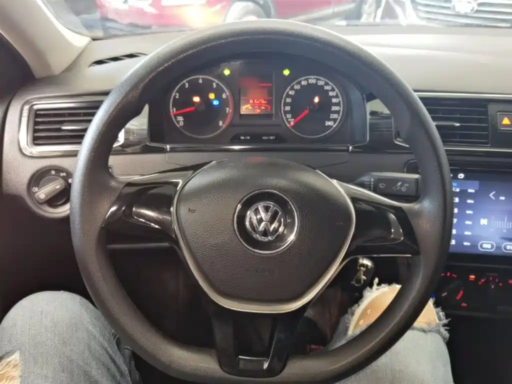 Volkswagen Santana 2016 1.4L Manual Trend Edition фото 11