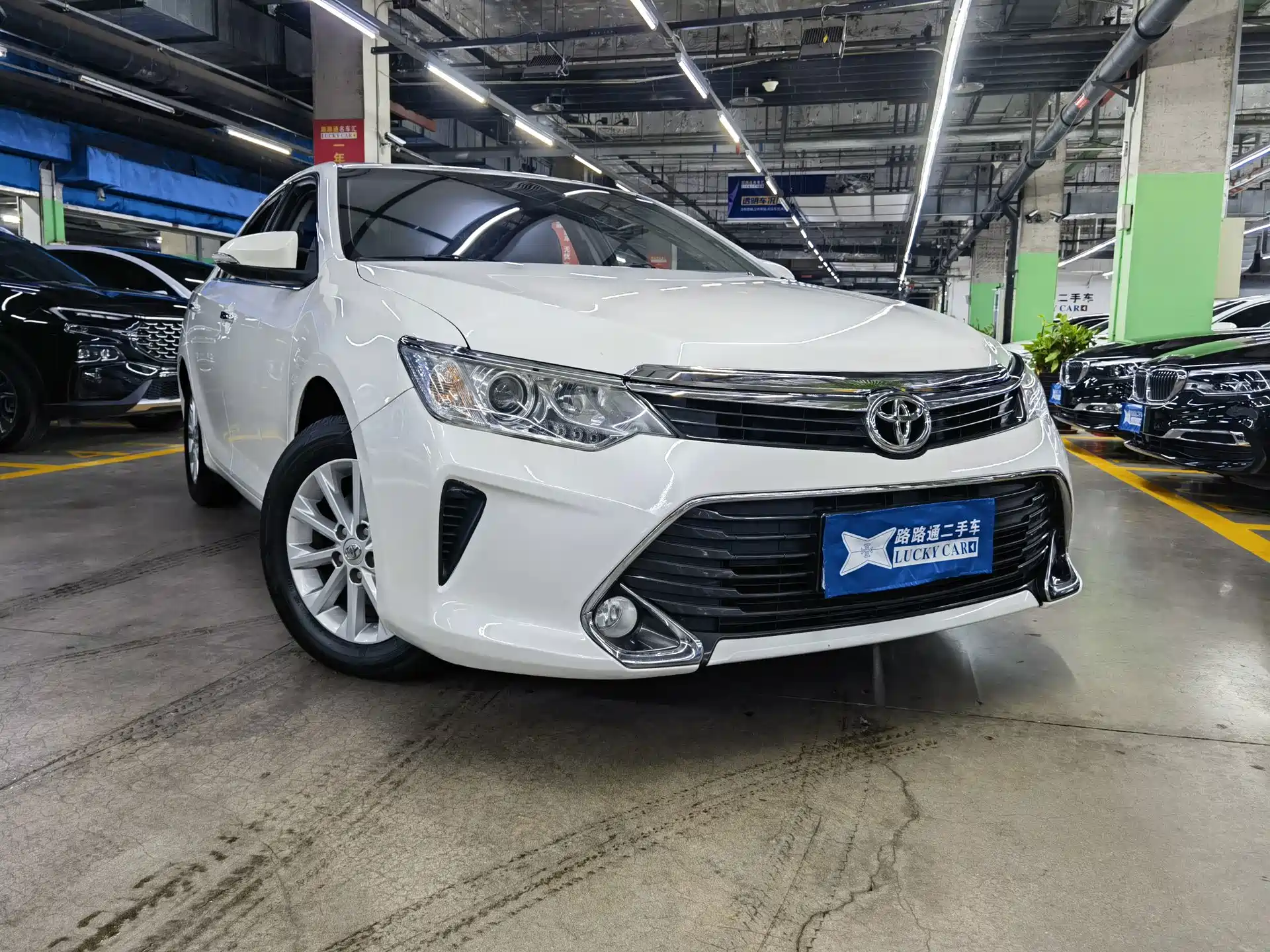 Фото 3 - Toyota Camry