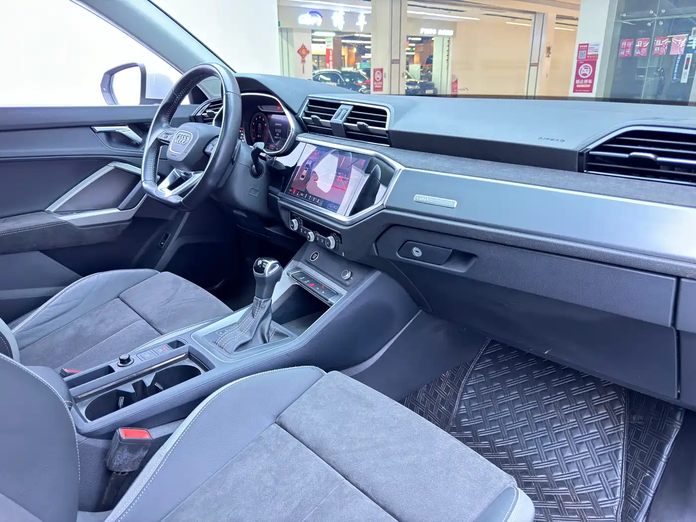 Audi Q3 2022 35 TFSI Fashion Dynamic фото 9