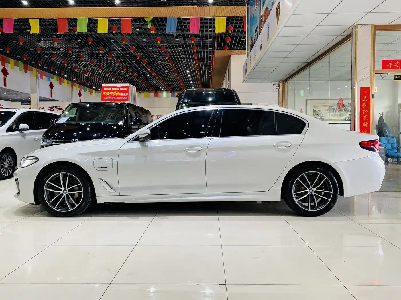 BMW 5 Series New Energy 2021 535Le M Sport Package фото 14
