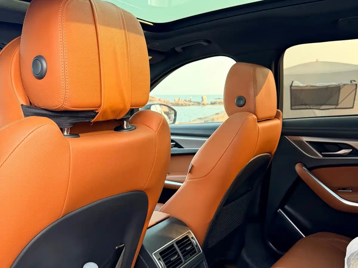 Photo 5 - Jaguar F-PACE