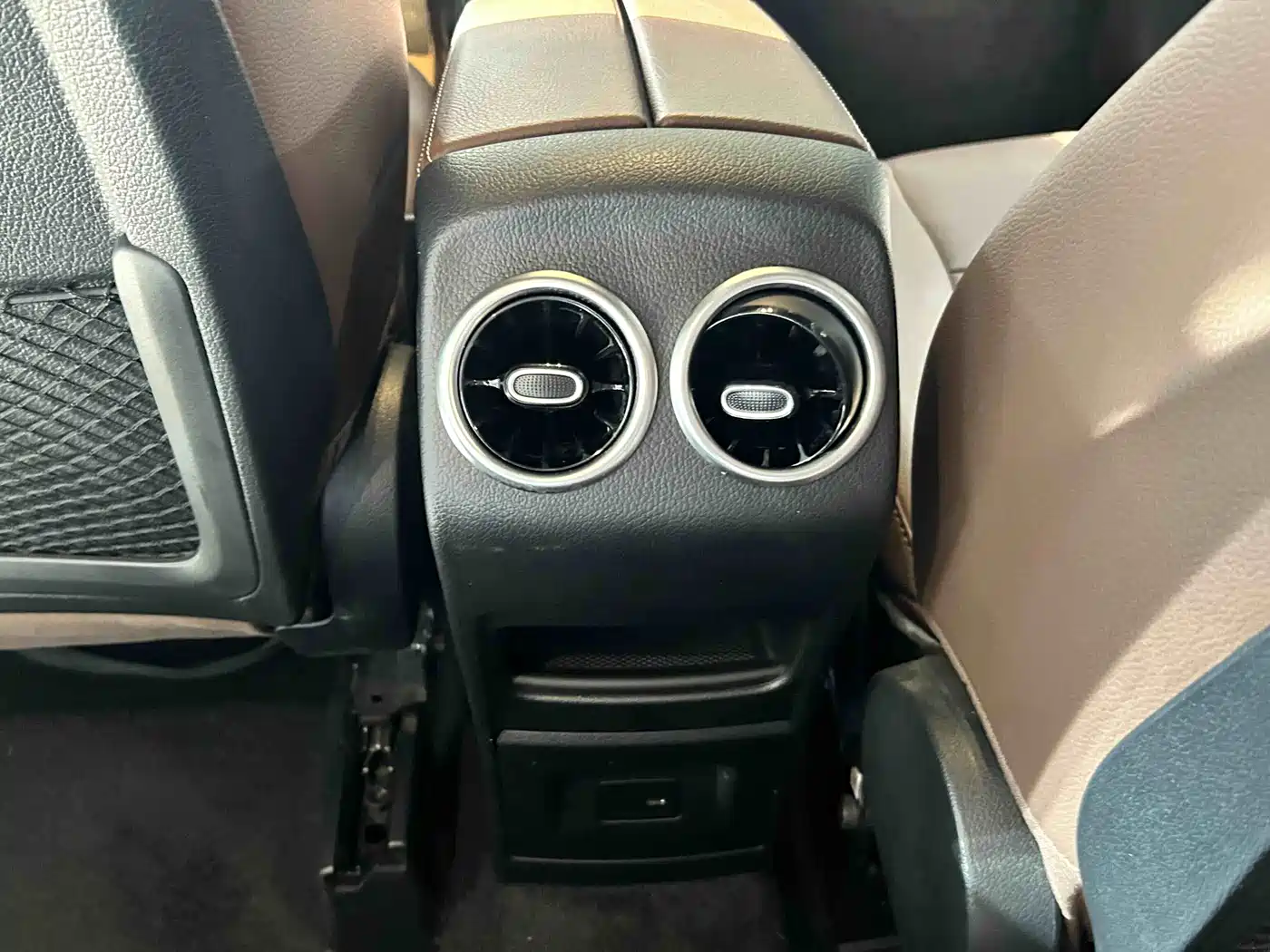 Mercedes-Benz GLB 2023 Facelift GLB 200 Dynamic фото 5